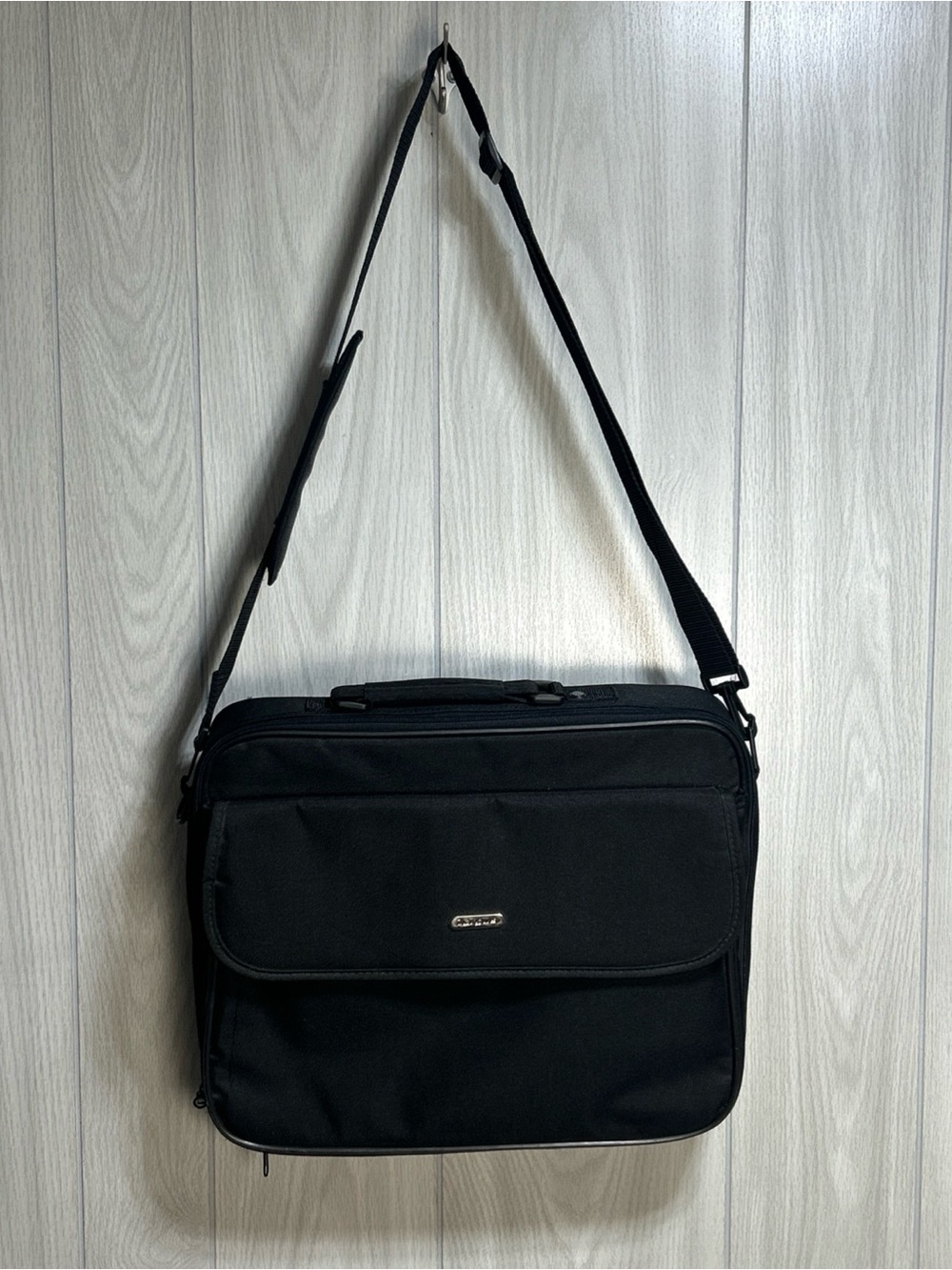 TARGUS Nylon 15.6" Notepad & Laptop Case Shoulder Bag Black
